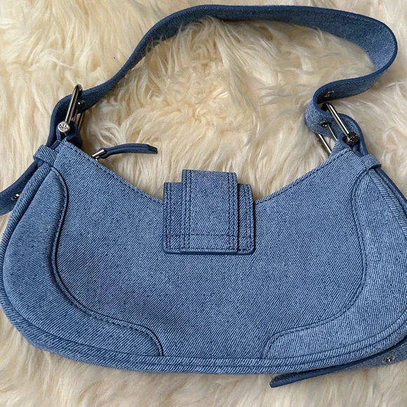 Osoi
decorative-buckle shoulder bag - Picture 10 of 10